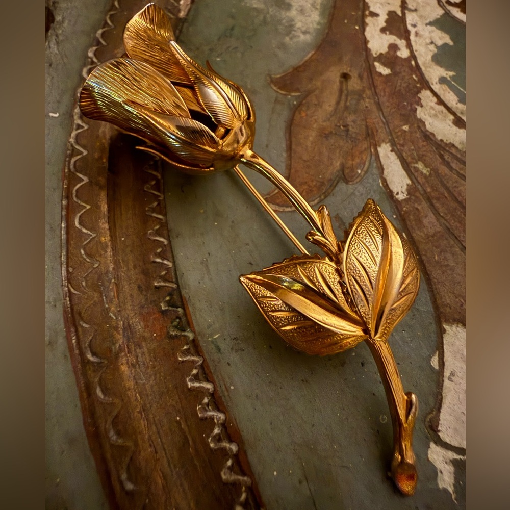 Vintage Rose Brooch Gold Tone